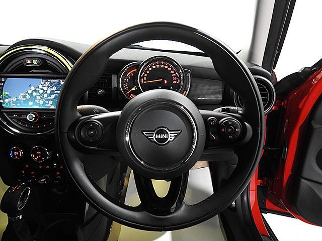 クーパーD 後期型 ドライビングアシスト SOSコール リアカメラ 駐車アシスト 前後障害物センサー コンフォートアクセス LED ワンオーナー 禁煙 認定中古車(34枚目)