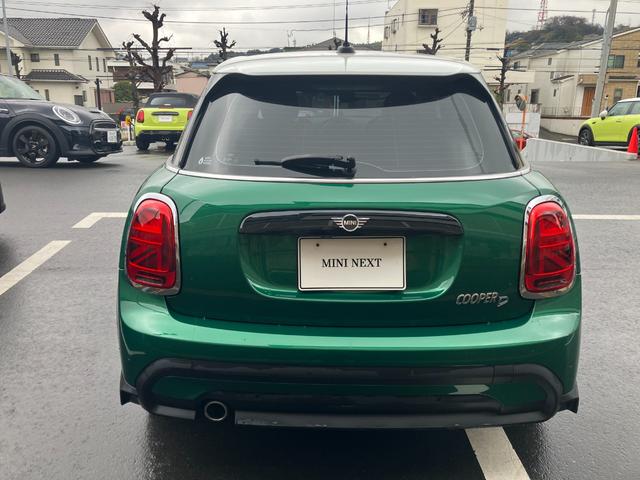 クーパーＤ　禁煙車　ＨＤＤナビ　バックカメラ　ＥＴＣ　衝突軽減ブレーキ　前車接近警告　追従型クルーズコントロール　Ｐ・アシスト　ドライブモード　スマートキー　ＬＥＤヘッドライト(4枚目)