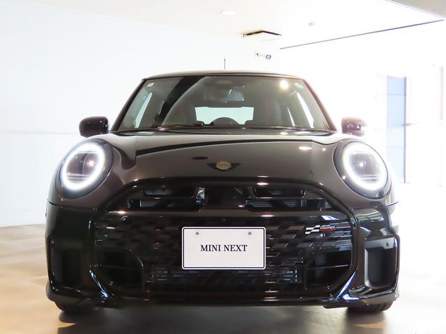 ＭＩＮＩ クーパーＳ　ジョン・クーパー・ワークス・トリム　ＪＣＷトリム　Ｍパッケージ　ＡＣＣ　ステアリングヒーター　衝突軽減ブレーキ　ＭＩＮＩナビゲーション　　有機ＥＬセンターディスプレイ　パーキングアシスト　パノラマビュー　シートヒーター（15枚目）