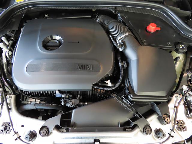 ＭＩＮＩ クーパーＳ　ジョン・クーパー・ワークス・トリム　ＪＣＷトリム　Ｍパッケージ　ＡＣＣ　ステアリングヒーター　衝突軽減ブレーキ　ＭＩＮＩナビゲーション　　有機ＥＬセンターディスプレイ　パーキングアシスト　パノラマビュー　シートヒーター（17枚目）
