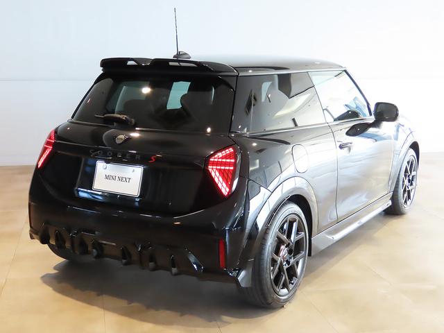 ＭＩＮＩ クーパーＳ　ジョン・クーパー・ワークス・トリム　ＪＣＷトリム　Ｍパッケージ　ＡＣＣ　ステアリングヒーター　衝突軽減ブレーキ　ＭＩＮＩナビゲーション　　有機ＥＬセンターディスプレイ　パーキングアシスト　パノラマビュー　シートヒーター（27枚目）