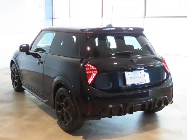 ＭＩＮＩ クーパーＳ　ジョン・クーパー・ワークス・トリム　ＪＣＷトリム　Ｍパッケージ　ＡＣＣ　ステアリングヒーター　衝突軽減ブレーキ　ＭＩＮＩナビゲーション　　有機ＥＬセンターディスプレイ　パーキングアシスト　パノラマビュー　シートヒーター（28枚目）