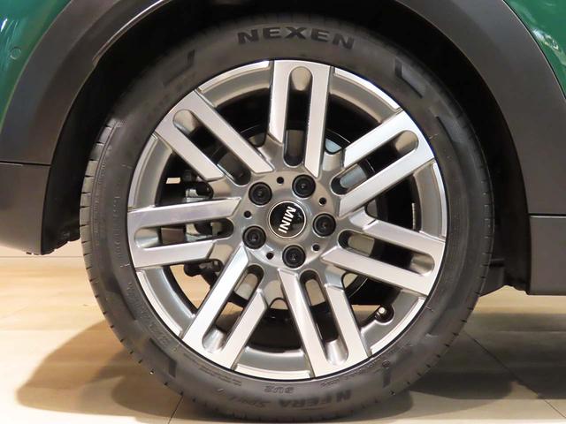 ＭＩＮＩ クーパーＳ　クラシック・トリム　禁煙車　クラッシックトリム　純正ナビ　ステアリングヒーター　事故回避ステアリング　パーキングアシスト　ＥＴＣ２．０　有機ＥＬセンターディスプレイ　ヘッドアップディスプレイ（8枚目）
