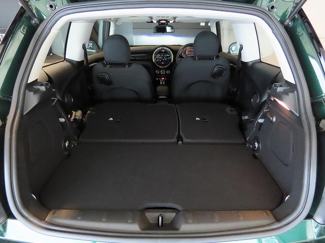 ＭＩＮＩ クーパーＳ　禁煙車　衝突軽減ブレーキ　前車接近警告　ＡＣＣ　ＨＤＤナビ　バックカメラ　パーキングアシスト　ＥＴＣ２．０　スマートキー　ＭＴモード付ＡＴ　ＬＥＤヘッドライト（10枚目）