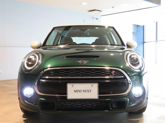 ＭＩＮＩ クーパーＳ　禁煙車　衝突軽減ブレーキ　前車接近警告　ＡＣＣ　ＨＤＤナビ　バックカメラ　パーキングアシスト　ＥＴＣ２．０　スマートキー　ＭＴモード付ＡＴ　ＬＥＤヘッドライト（15枚目）