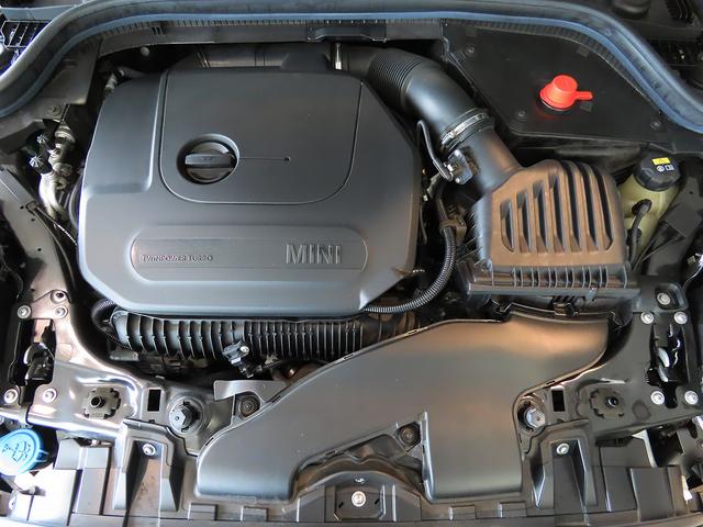 ＭＩＮＩ クーパーＳ　禁煙車　衝突軽減ブレーキ　前車接近警告　ＡＣＣ　ＨＤＤナビ　バックカメラ　パーキングアシスト　ＥＴＣ２．０　スマートキー　ＭＴモード付ＡＴ　ＬＥＤヘッドライト（17枚目）