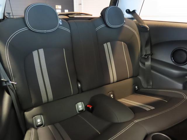 ＭＩＮＩ クーパーＳ　禁煙車　パドルシフト　ドライブモード　ＨＤＤナビ　バックカメラ　ＥＴＣ２．０　ＭＴモード付ＡＴ　ＬＥＤヘッドライト　ユニオンジャックテールランプ（3枚目）