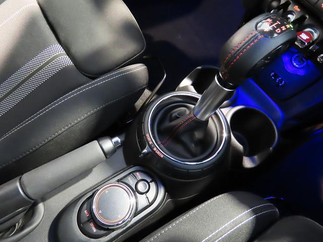 ＭＩＮＩ クーパーＳ　禁煙車　パドルシフト　ドライブモード　ＨＤＤナビ　バックカメラ　ＥＴＣ２．０　ＭＴモード付ＡＴ　ＬＥＤヘッドライト　ユニオンジャックテールランプ（8枚目）