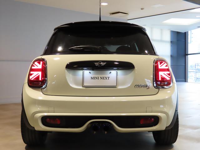 ＭＩＮＩ クーパーＳ　禁煙車　パドルシフト　ドライブモード　ＨＤＤナビ　バックカメラ　ＥＴＣ２．０　ＭＴモード付ＡＴ　ＬＥＤヘッドライト　ユニオンジャックテールランプ（20枚目）