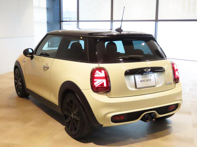 ＭＩＮＩ クーパーＳ　禁煙車　パドルシフト　ドライブモード　ＨＤＤナビ　バックカメラ　ＥＴＣ２．０　ＭＴモード付ＡＴ　ＬＥＤヘッドライト　ユニオンジャックテールランプ（26枚目）