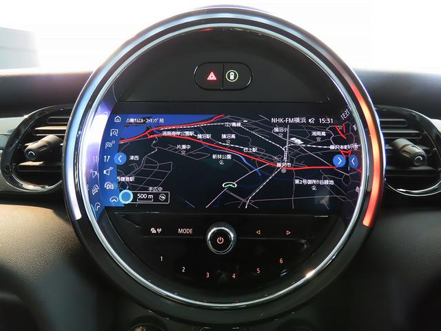 ＭＩＮＩ クーパー　禁煙車　衝突軽減ブレーキ　前車接近警告　ＨＤＤナビ　バックカメラ　シートヒーター　障害物センサー　スマートキー　ＥＴＣ　ＭＴモード付ＡＴ　ドライブモード（7枚目）