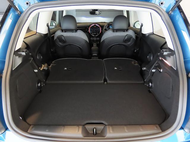 ＭＩＮＩ クーパー　禁煙車　衝突軽減ブレーキ　前車接近警告　ＨＤＤナビ　バックカメラ　シートヒーター　障害物センサー　スマートキー　ＥＴＣ　ＭＴモード付ＡＴ　ドライブモード（10枚目）