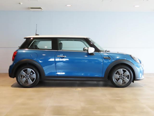 ＭＩＮＩ クーパー　禁煙車　衝突軽減ブレーキ　前車接近警告　ＨＤＤナビ　バックカメラ　シートヒーター　障害物センサー　スマートキー　ＥＴＣ　ＭＴモード付ＡＴ　ドライブモード（23枚目）