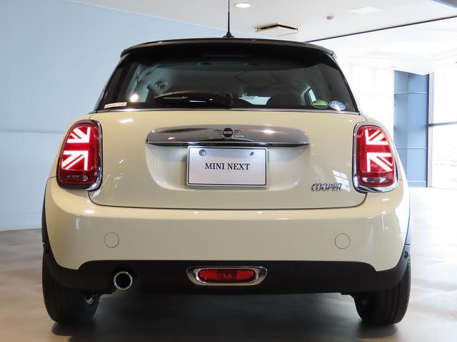 ＭＩＮＩ クーパー　禁煙車　衝突軽減ブレーキ　前車接近警告　ＨＤＤナビ　バックカメラ　スマートキー　パーキングアシスト　ＭＴモード付ＡＴ　ＬＥＤヘッドライト（5枚目）