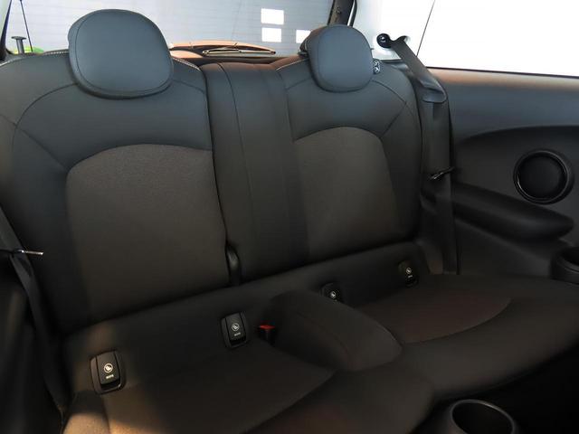 ＭＩＮＩ クーパー　禁煙車　衝突軽減ブレーキ　前車接近警告　ＨＤＤナビ　バックカメラ　スマートキー　パーキングアシスト　ＭＴモード付ＡＴ　ＬＥＤヘッドライト（18枚目）