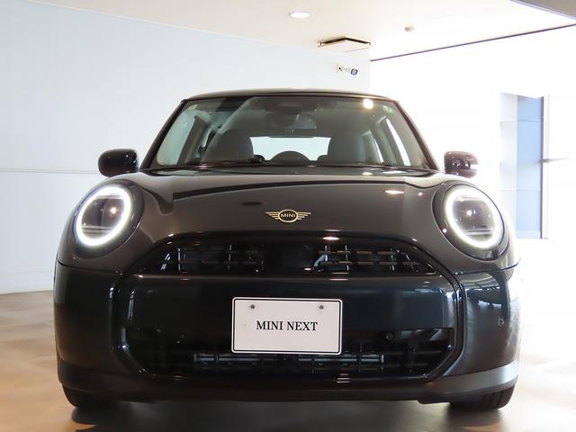 ＭＩＮＩ クーパーＣ　クラシック・トリム　禁煙車　クラッシックトリム　ＡＣＣ　ＥＴＣ２．０　ドライブモード　ＭＩＮＩナビゲーション　バックカメラ　パーキングアシスト　リバースアシスト　ＬＥＤヘッドライト　有機ＥＬディスプレイ（15枚目）