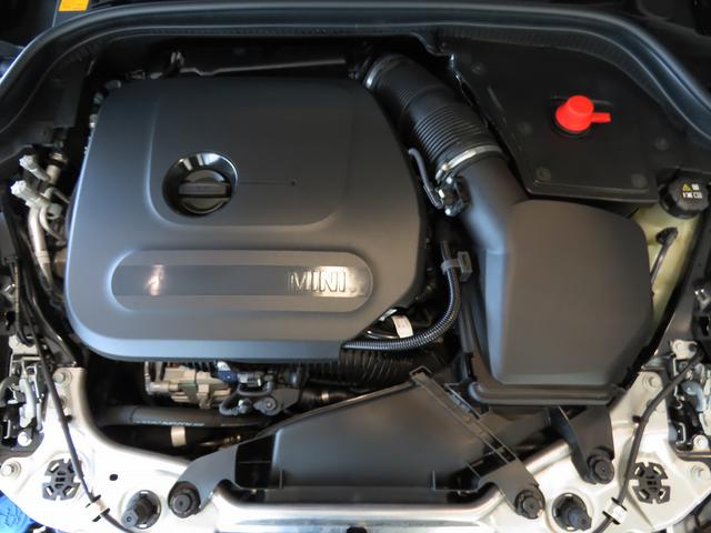 ＭＩＮＩ クーパーＣ　クラシック・トリム　禁煙車　クラッシックトリム　ＡＣＣ　ＥＴＣ２．０　ドライブモード　ＭＩＮＩナビゲーション　バックカメラ　パーキングアシスト　リバースアシスト　ＬＥＤヘッドライト　有機ＥＬディスプレイ（17枚目）