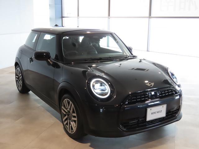 ＭＩＮＩ クーパーＣ　クラシック・トリム　禁煙車　クラッシックトリム　ＡＣＣ　ＥＴＣ２．０　ドライブモード　ＭＩＮＩナビゲーション　バックカメラ　パーキングアシスト　リバースアシスト　ＬＥＤヘッドライト　有機ＥＬディスプレイ（24枚目）