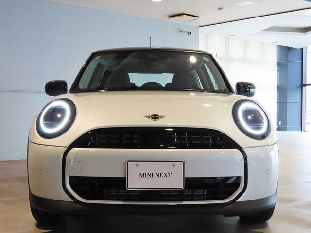 ＭＩＮＩ クーパーＣ　クラシック・トリム　禁煙車　クラッシックトリム　純正ナビ　ステアリングヒーター　事故回避ステアリング　パーキングアシスト　ＥＴＣ２．０　有機ＥＬセンターディスプレイ　ヘッドアップディスプレイ（15枚目）