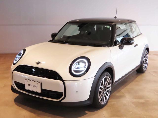 ＭＩＮＩ クーパーＣ　クラシック・トリム　禁煙車　クラッシックトリム　純正ナビ　ステアリングヒーター　事故回避ステアリング　パーキングアシスト　ＥＴＣ２．０　有機ＥＬセンターディスプレイ　ヘッドアップディスプレイ（26枚目）