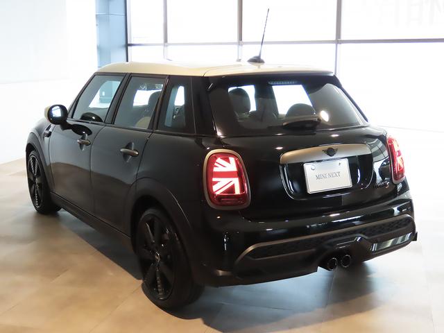 ＭＩＮＩ クーパーＳ　レゾリュート・エディション　禁煙車　衝突軽減ブレーキ　前車接近警告　アップルカープレイ　バックカメラ　パーキングアシスト　ＥＴＣ２．０　ＬＥＤヘッドライト　ＭＴモード付ＡＴ　ドライブモード（26枚目）
