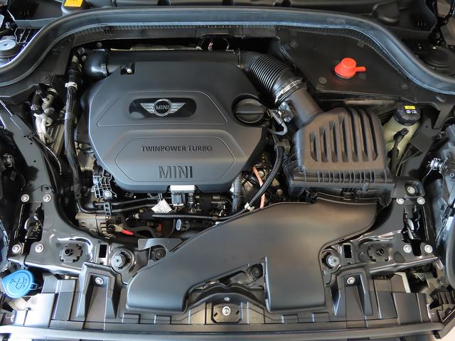 ＭＩＮＩ クーパーＳＤ　ＡＣＣ　衝突軽減ブレーキ　前車接近警告　禁煙車　ＨＤＤナビ　バックカメラ　障害物センサー　パーキングアシスト　ＥＴＣ２．０　ヘッドアップディスプレイ　ＬＥＤヘッドライト　ＭＴモード付ＡＴ（17枚目）