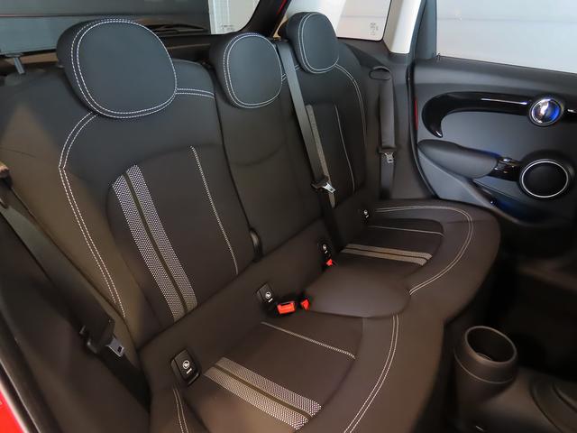ＭＩＮＩ クーパーＳ　禁煙車　ＨＤＤナビ　バックカメラ　キーレス　ＥＴＣ　ＬＥＤヘッドライト　ＭＴモード付ＡＴ（3枚目）