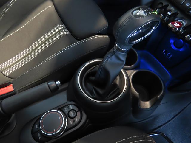ＭＩＮＩ クーパーＳ　禁煙車　ＨＤＤナビ　バックカメラ　キーレス　ＥＴＣ　ＬＥＤヘッドライト　ＭＴモード付ＡＴ（9枚目）