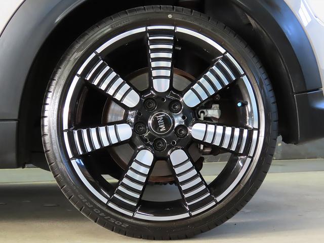 ＭＩＮＩ クーパーＳ　禁煙車　ＡＣＣ　衝突軽減ブレーキ　前車接近警告　障害物センサー　ＨＤＤナビ　バックカメラ　パーキングアシスト　シートヒーター　ＬＥＤヘッドライト　ＥＴＣ２．０（12枚目）