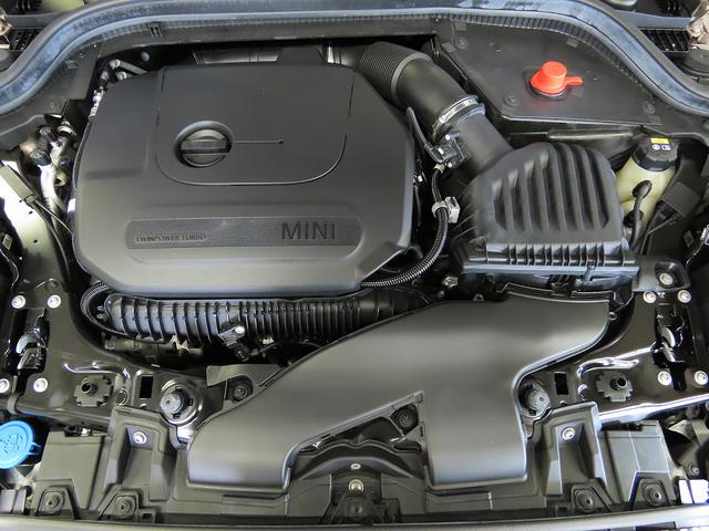 ＭＩＮＩ クーパーＳ　禁煙車　ＡＣＣ　衝突軽減ブレーキ　前車接近警告　障害物センサー　ＨＤＤナビ　バックカメラ　パーキングアシスト　シートヒーター　ＬＥＤヘッドライト　ＥＴＣ２．０（17枚目）