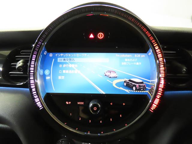 ＭＩＮＩ クーパーＤ　クラシック・トリム　禁煙車　衝突軽減ブレーキ　前車接近警告　ＨＤＤナビ　バックカメラ　ＥＴＣ　スマートキー　ＬＥＤヘッドライト　ＭＴモード付ＡＴ　ドライブモード（19枚目）