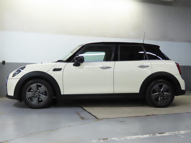 ＭＩＮＩ クーパーＤ　クラシック・トリム　禁煙車　衝突軽減ブレーキ　前車接近警告　ＨＤＤナビ　バックカメラ　ＥＴＣ　スマートキー　ＬＥＤヘッドライト　ＭＴモード付ＡＴ　ドライブモード（23枚目）