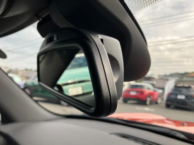 ＭＩＮＩ ジョンクーパーワークス　コンバーチブル　禁煙車　ＡＣＣ　黒革シート　シートヒーター　パドルシフト　衝突軽減ブレーキ　前車接近警告　ＨＤＤナビ　バックカメラ　パーキングアシスト　スマートキー（16枚目）