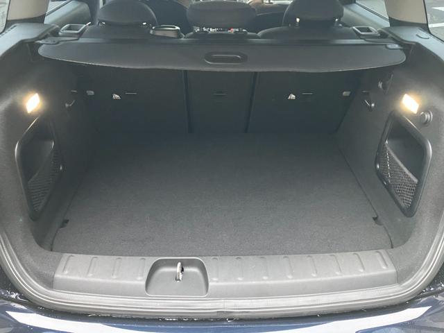 MINI クーパーD クラブマン クラシック・トリム パノラマサンルーフ ハーマンカードンスピーカー 禁煙車 衝突軽減ブレーキ 前車接近警告 障害物センサー アップルカープレイ バックカメラ ドライブモード パーキングアシスト(6枚目)