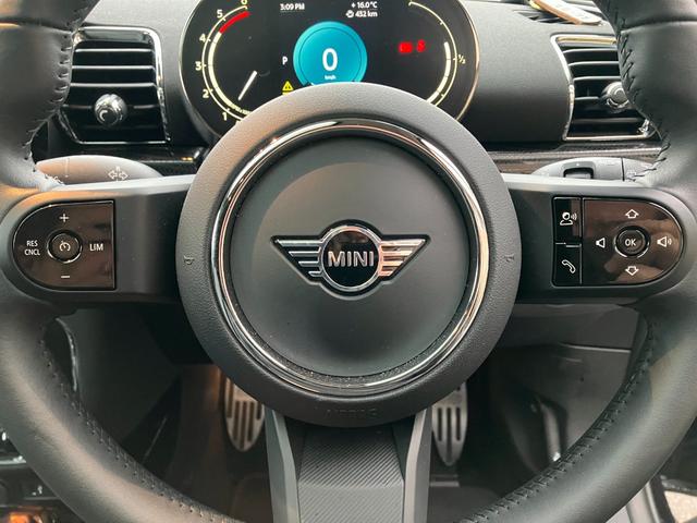 MINI クーパーD クラブマン クラシック・トリム パノラマサンルーフ ハーマンカードンスピーカー 禁煙車 衝突軽減ブレーキ 前車接近警告 障害物センサー アップルカープレイ バックカメラ ドライブモード パーキングアシスト(11枚目)