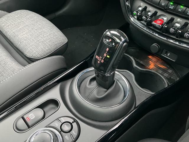 MINI クーパーD クラブマン クラシック・トリム パノラマサンルーフ ハーマンカードンスピーカー 禁煙車 衝突軽減ブレーキ 前車接近警告 障害物センサー アップルカープレイ バックカメラ ドライブモード パーキングアシスト(15枚目)