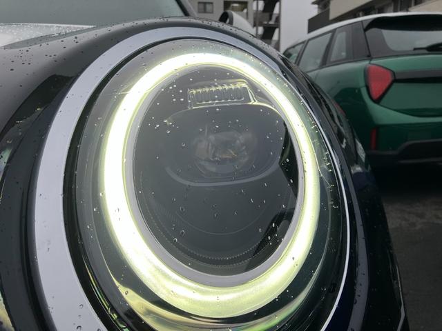 MINI クーパーD クラブマン クラシック・トリム パノラマサンルーフ ハーマンカードンスピーカー 禁煙車 衝突軽減ブレーキ 前車接近警告 障害物センサー アップルカープレイ バックカメラ ドライブモード パーキングアシスト(19枚目)