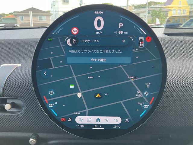 ＭＩＮＩ クーパーＥ　クラシック・トリム　クラシックトリム　禁煙車　シートヒーター　ステアリングヒーター　前車接近警告　衝突軽減ブレーキ　パーキングアシスト　ヘッドアップディスプレイ　ＭＩＮＩナビゲーションシステム　アップルカープレイ（11枚目）