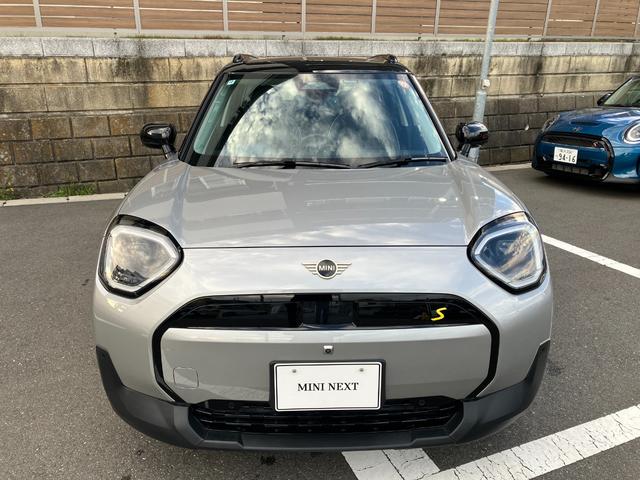 ＭＩＮＩ エースマンＳＥ　クラシック・トリム　禁煙車　ＡＣＣ　衝突軽減ブレーキ　前車接近警告　障害物センサー　ＭＩＮＩナビゲーション　全周囲カメラ　シートヒーター　ステアリングヒーター　パーキングアシスト　ドライブモード（2枚目）