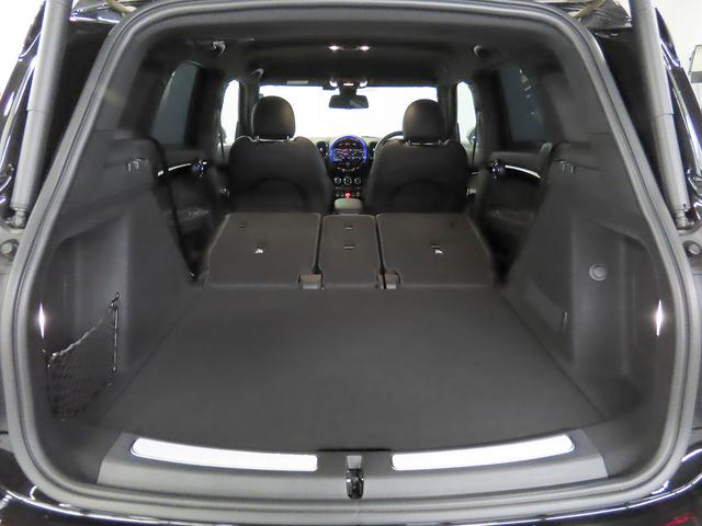 ＭＩＮＩ クーパーＤクロスオーバーオール４シャドーエディション　シャドーエディション　禁煙車　衝突軽減ブレーキ　前車接近警告　障害物センサー　ＨＤＤナビ　バックカメラ　ＡＣＣ　シートヒーター　キーレス　ＬＥＤヘッドライト　ＥＴＣ　ミュージックプレイヤー接続可（10枚目）