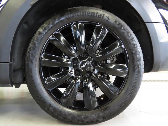 ＭＩＮＩ クーパーＤクロスオーバーオール４シャドーエディション　シャドーエディション　禁煙車　衝突軽減ブレーキ　前車接近警告　障害物センサー　ＨＤＤナビ　バックカメラ　ＡＣＣ　シートヒーター　キーレス　ＬＥＤヘッドライト　ＥＴＣ　ミュージックプレイヤー接続可（12枚目）