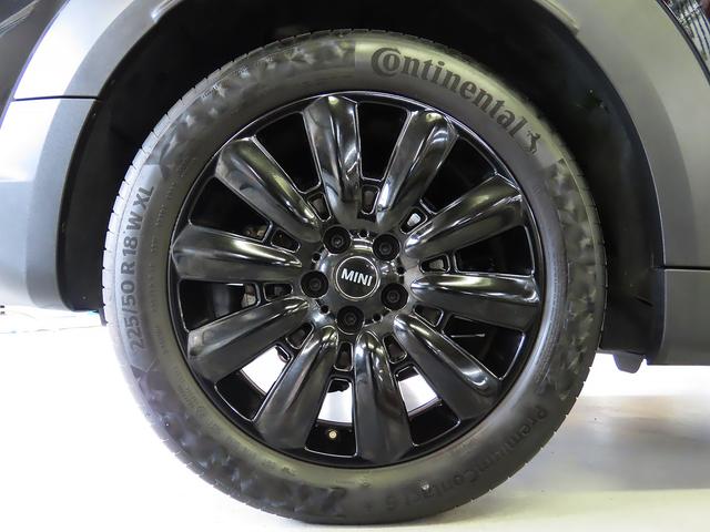 ＭＩＮＩ クーパーＤクロスオーバーオール４シャドーエディション　シャドーエディション　禁煙車　衝突軽減ブレーキ　前車接近警告　障害物センサー　ＨＤＤナビ　バックカメラ　ＡＣＣ　シートヒーター　キーレス　ＬＥＤヘッドライト　ＥＴＣ　ミュージックプレイヤー接続可（14枚目）