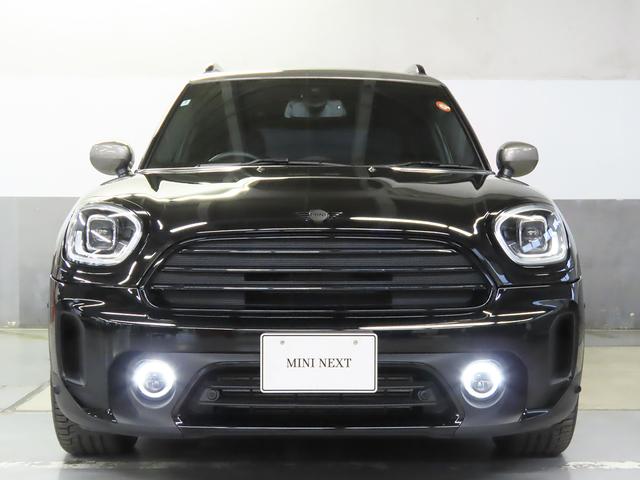 ＭＩＮＩ クーパーＤクロスオーバーオール４シャドーエディション　シャドーエディション　禁煙車　衝突軽減ブレーキ　前車接近警告　障害物センサー　ＨＤＤナビ　バックカメラ　ＡＣＣ　シートヒーター　キーレス　ＬＥＤヘッドライト　ＥＴＣ　ミュージックプレイヤー接続可（15枚目）