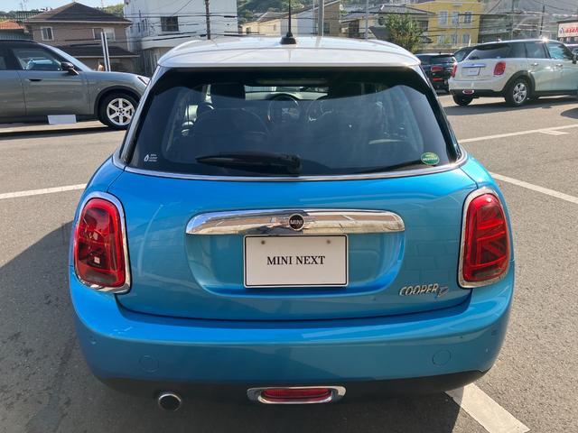ＭＩＮＩ クーパーＤ　禁煙車　衝突軽減ブレーキ　前車接近警告　ＨＤＤナビ　バックカメラ　障害物センサー　パーキングアシスト　スマートキー　ＥＴＣ　ＬＥＤヘッドライト　ＭＴモード付ＡＴ（4枚目）