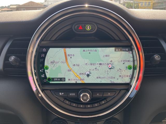 MINI ワン 禁煙車 衝突軽減ブレーキ 前車接近警告 HDDナビ バックカメラ 本革巻ステアリングホイール 障害物センサー キーレス LEDヘッドライト MTモード付AT(10枚目)