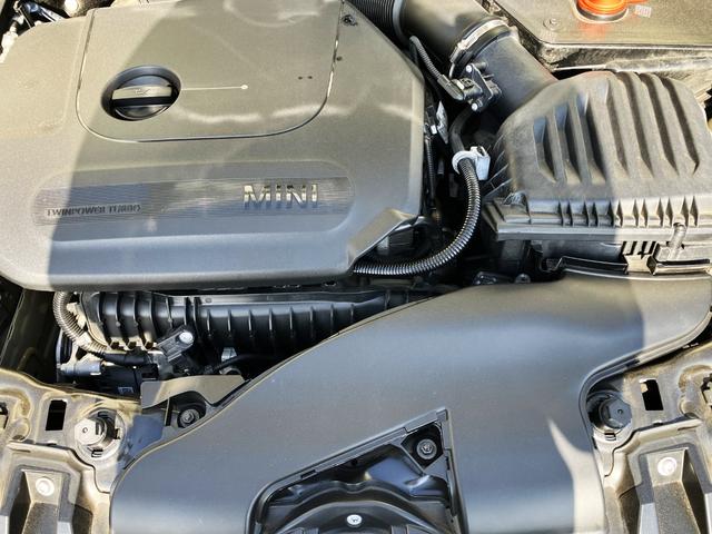 MINI ワン 禁煙車 衝突軽減ブレーキ 前車接近警告 HDDナビ バックカメラ 本革巻ステアリングホイール 障害物センサー キーレス LEDヘッドライト MTモード付AT(14枚目)