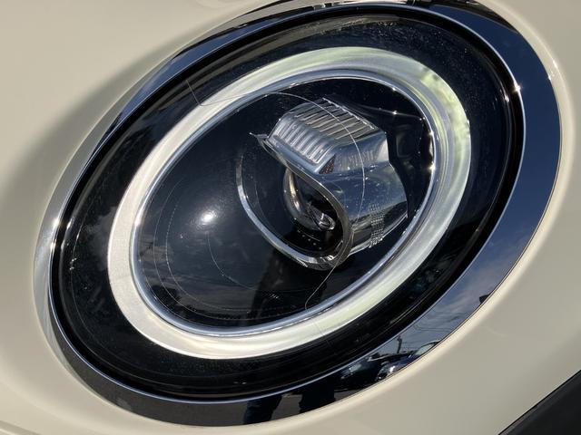 MINI ワン 禁煙車 衝突軽減ブレーキ 前車接近警告 HDDナビ バックカメラ 本革巻ステアリングホイール 障害物センサー キーレス LEDヘッドライト MTモード付AT(15枚目)