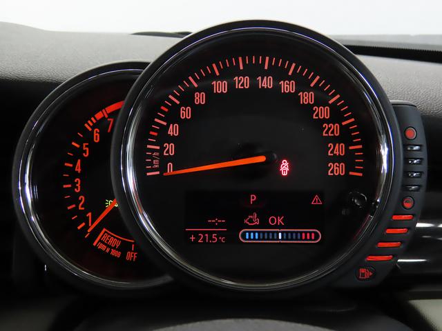 MINI クーパーS 禁煙車 本革シート シートヒーター ハーマンカードンスピーカー 衝突軽減ブレーキ 前車接近警告 ドライブモード HDDナビ バックカメラ LEDヘッドライト(6枚目)
