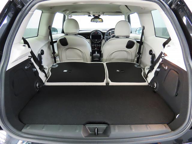 MINI クーパーS 禁煙車 本革シート シートヒーター ハーマンカードンスピーカー 衝突軽減ブレーキ 前車接近警告 ドライブモード HDDナビ バックカメラ LEDヘッドライト(10枚目)