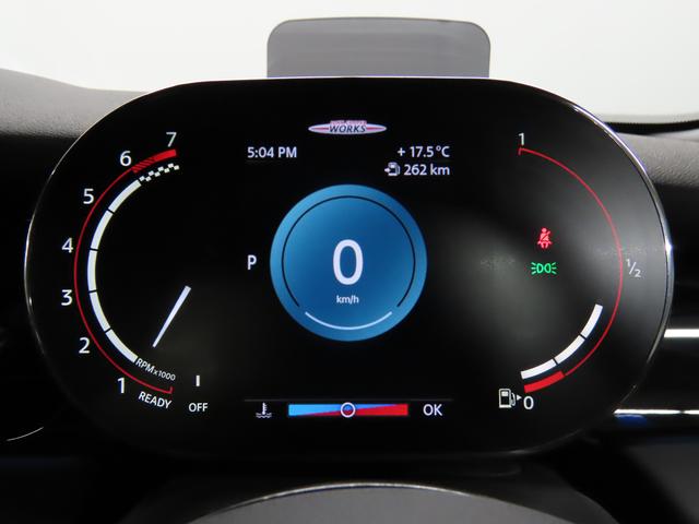 ＭＩＮＩ ジョンクーパーワークス　ジョンクーパーワークストリム　禁煙車　ＡＣＣ　衝突軽減ブレーキ　前車接近警告　アップルカープレイ　ヘッドアップディスプレイ　ドライブモード　バックカメラ　パーキングアシスト　スマートキー（6枚目）